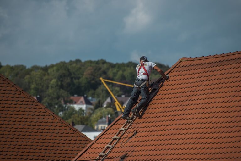 roofer work